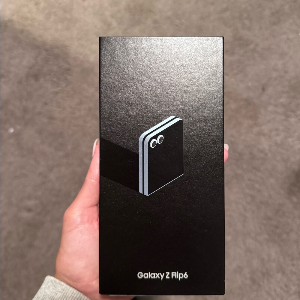 Samsung Galaxy Z Flip6- Black